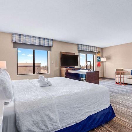 Hampton Inn & Suites Грили Экстерьер фото