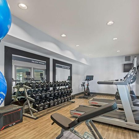 Hampton Inn & Suites Грили Экстерьер фото