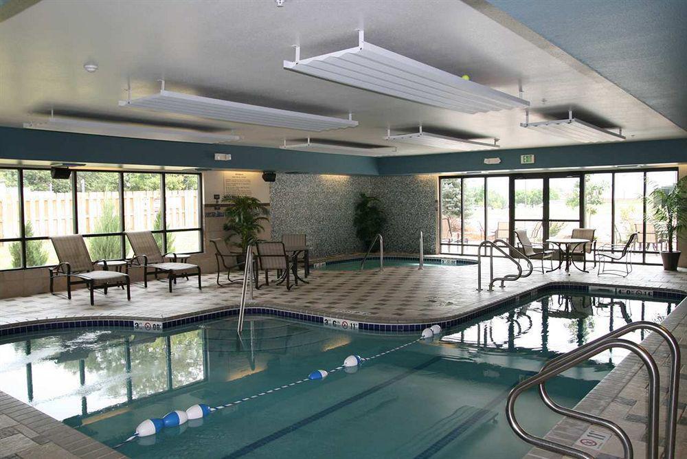 Hampton Inn & Suites Грили Экстерьер фото