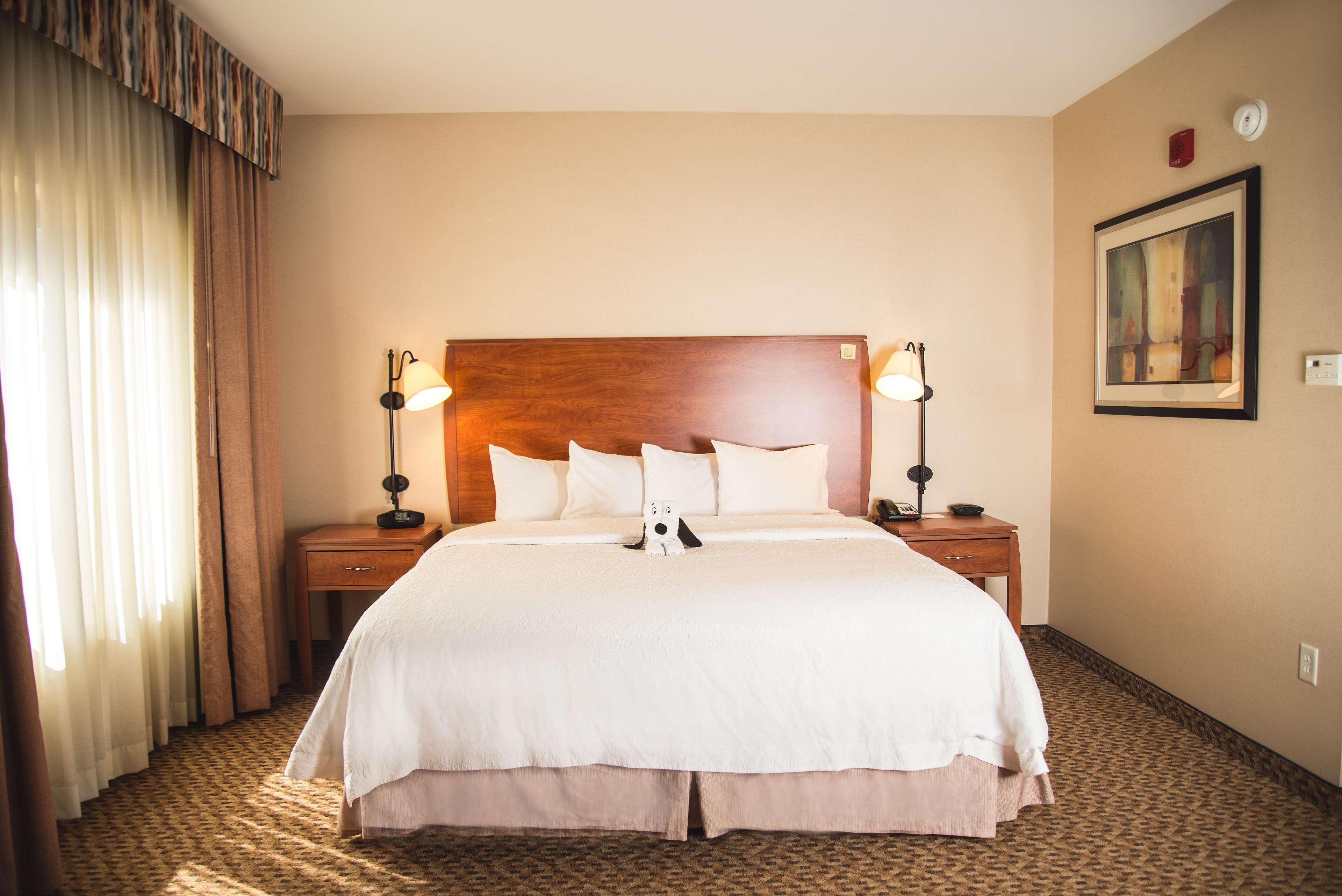 Hampton Inn & Suites Грили Экстерьер фото