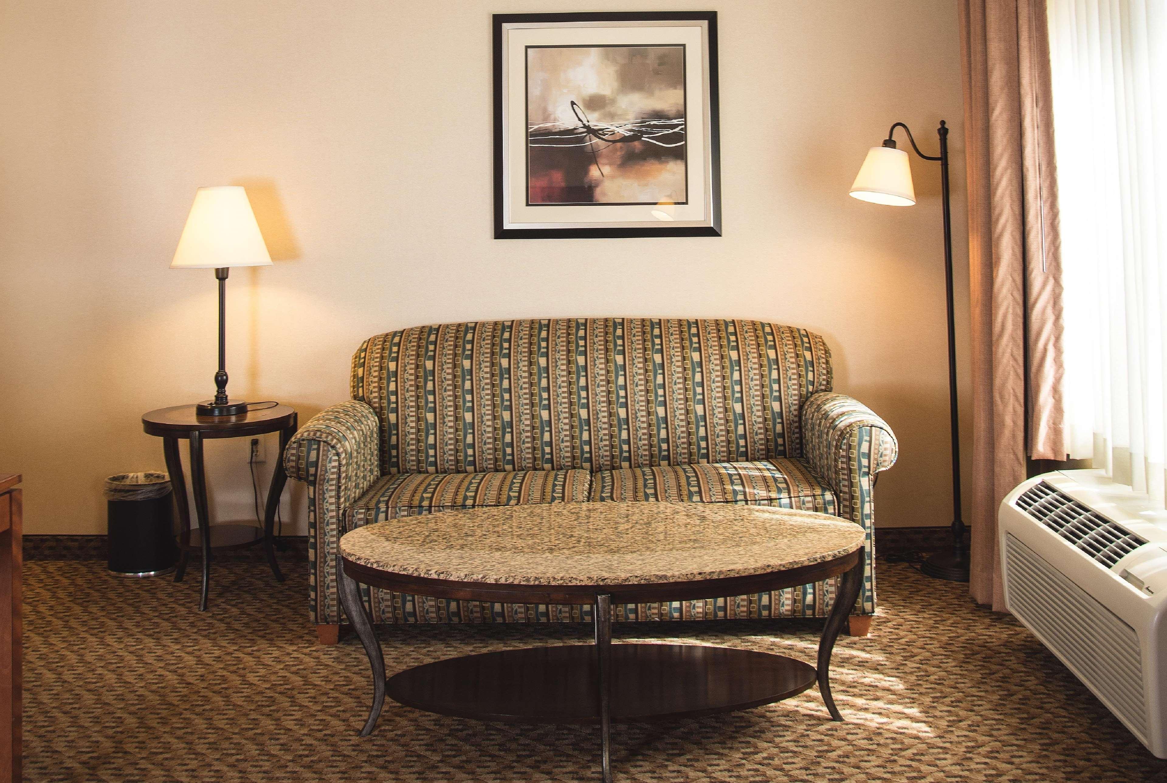 Hampton Inn & Suites Грили Экстерьер фото