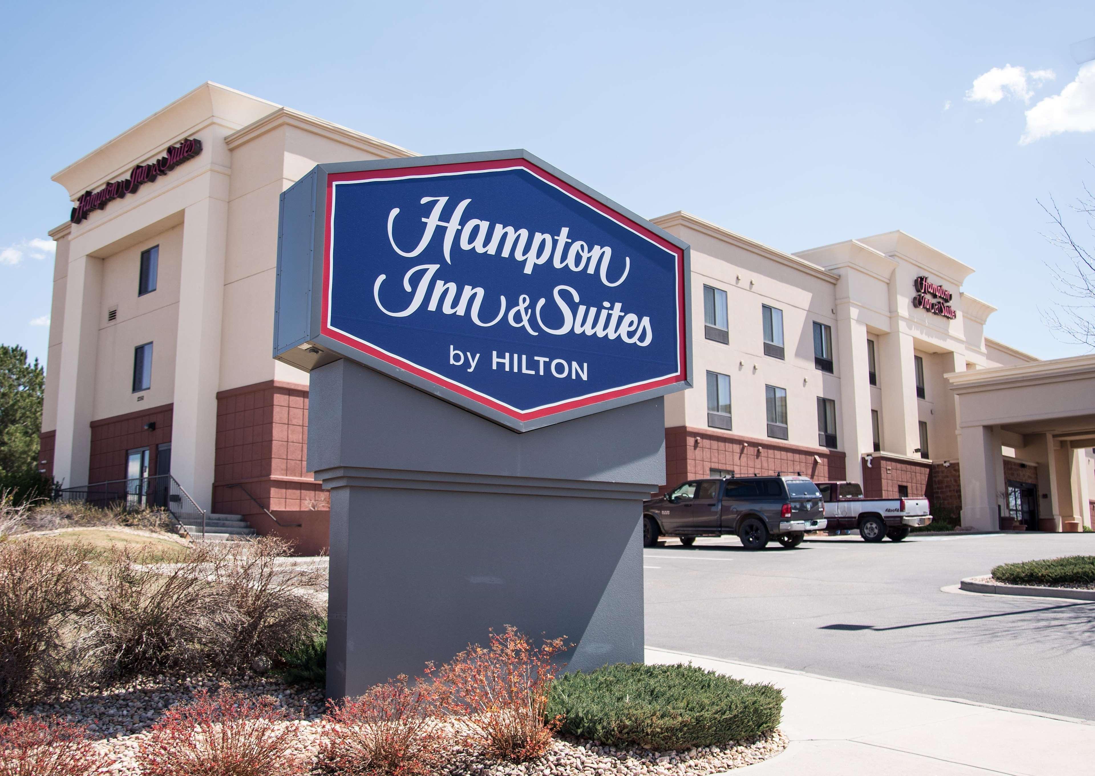 Hampton Inn & Suites Грили Экстерьер фото