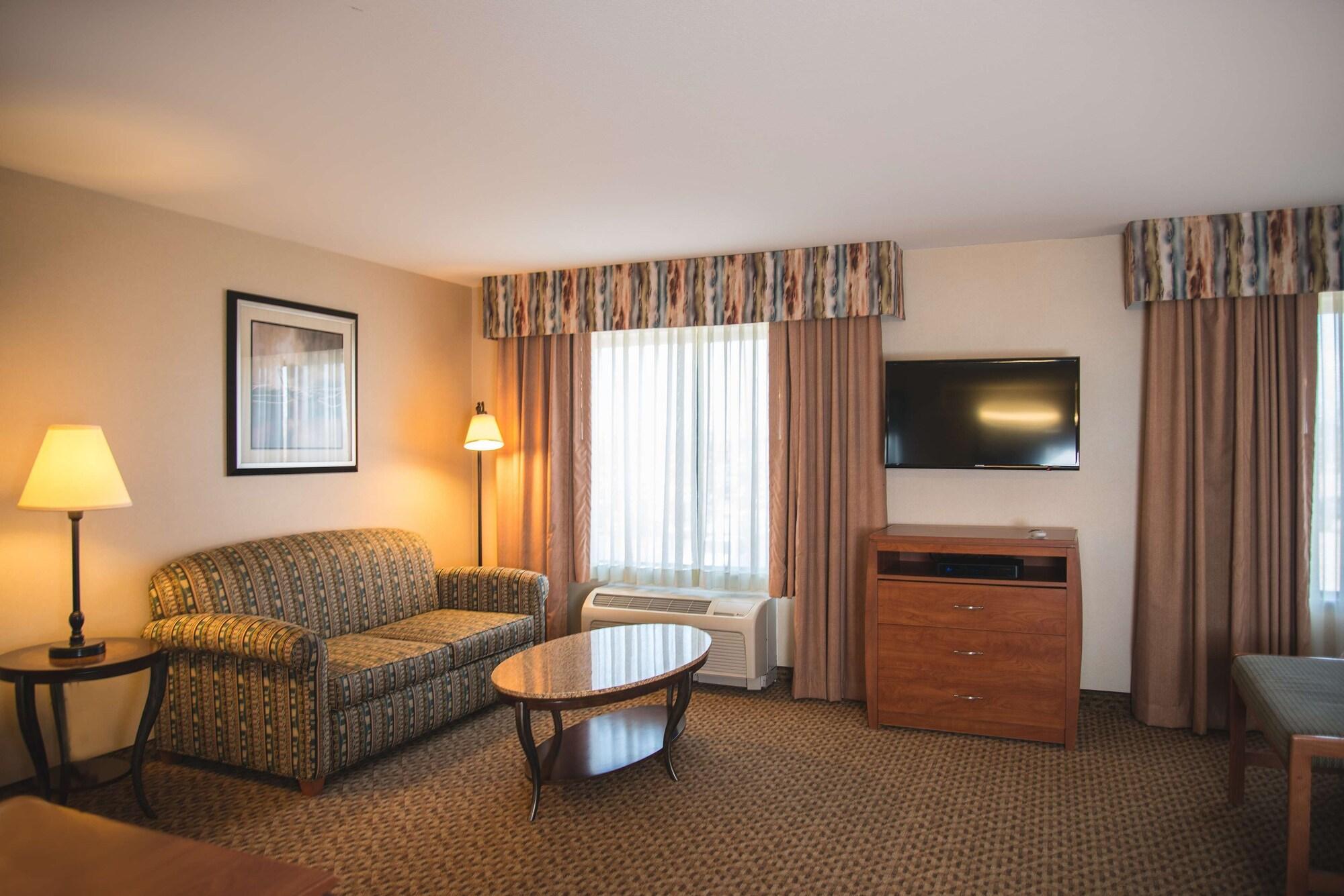 Hampton Inn & Suites Грили Экстерьер фото