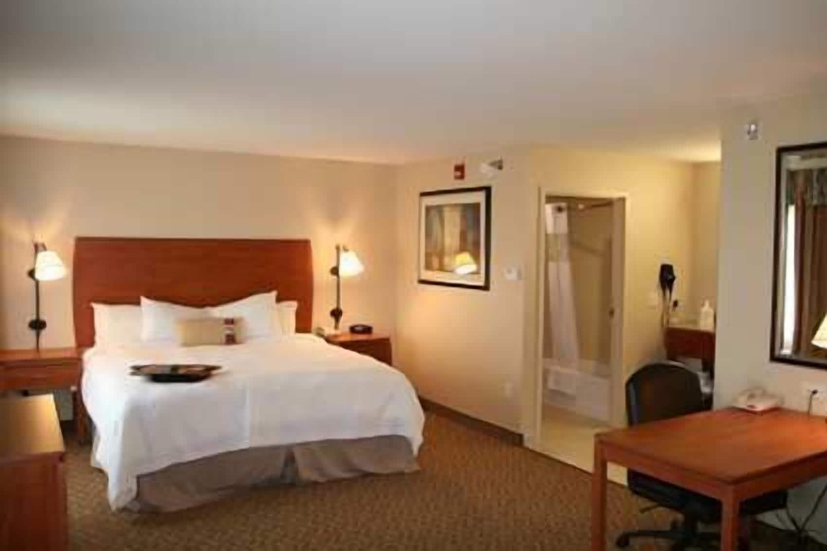 Hampton Inn & Suites Грили Экстерьер фото