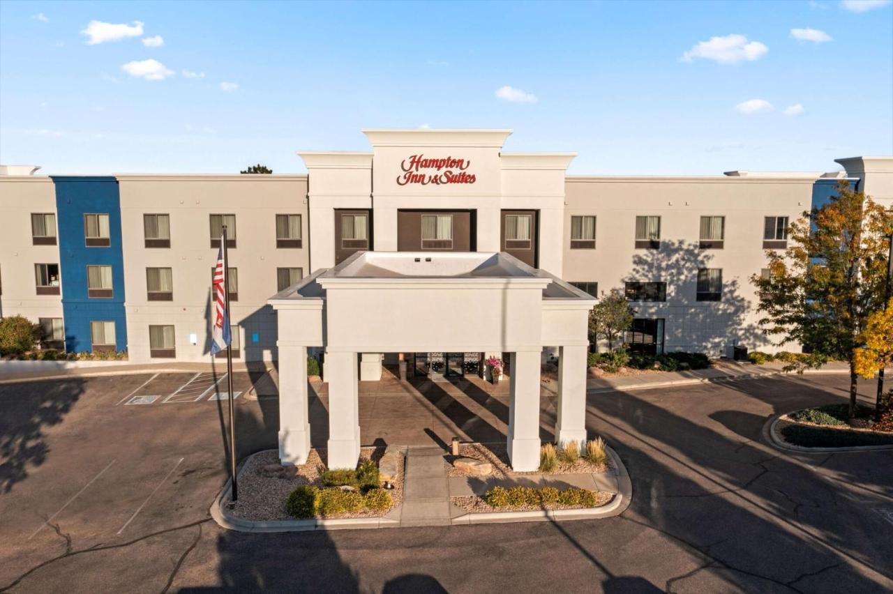 Hampton Inn & Suites Грили Экстерьер фото