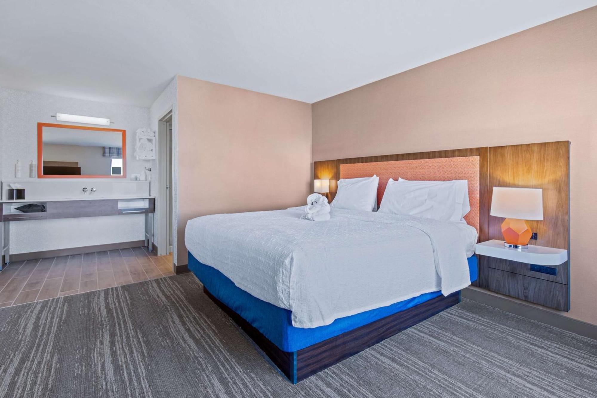 Hampton Inn & Suites Грили Экстерьер фото